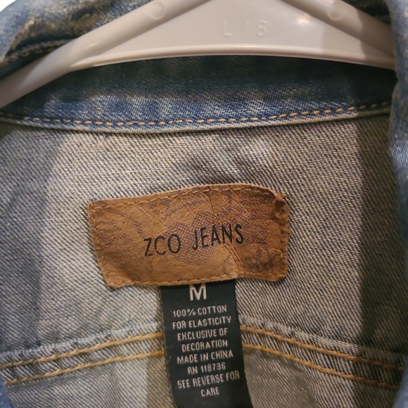 Jean jacket denim Light Wash Distressed By ZCO Jeans 100% Cotton Strechy Medium - Picture 6 of 6